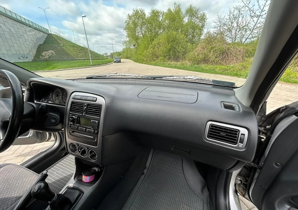 Toyota Avensis cena 5299 przebieg: 314641, rok produkcji 2002 z Białystok małe 326